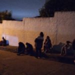 Conquista: Pais dormem em fila para conseguir vagas para filhos na escola Carlos Santana; Ouça a reportagem
